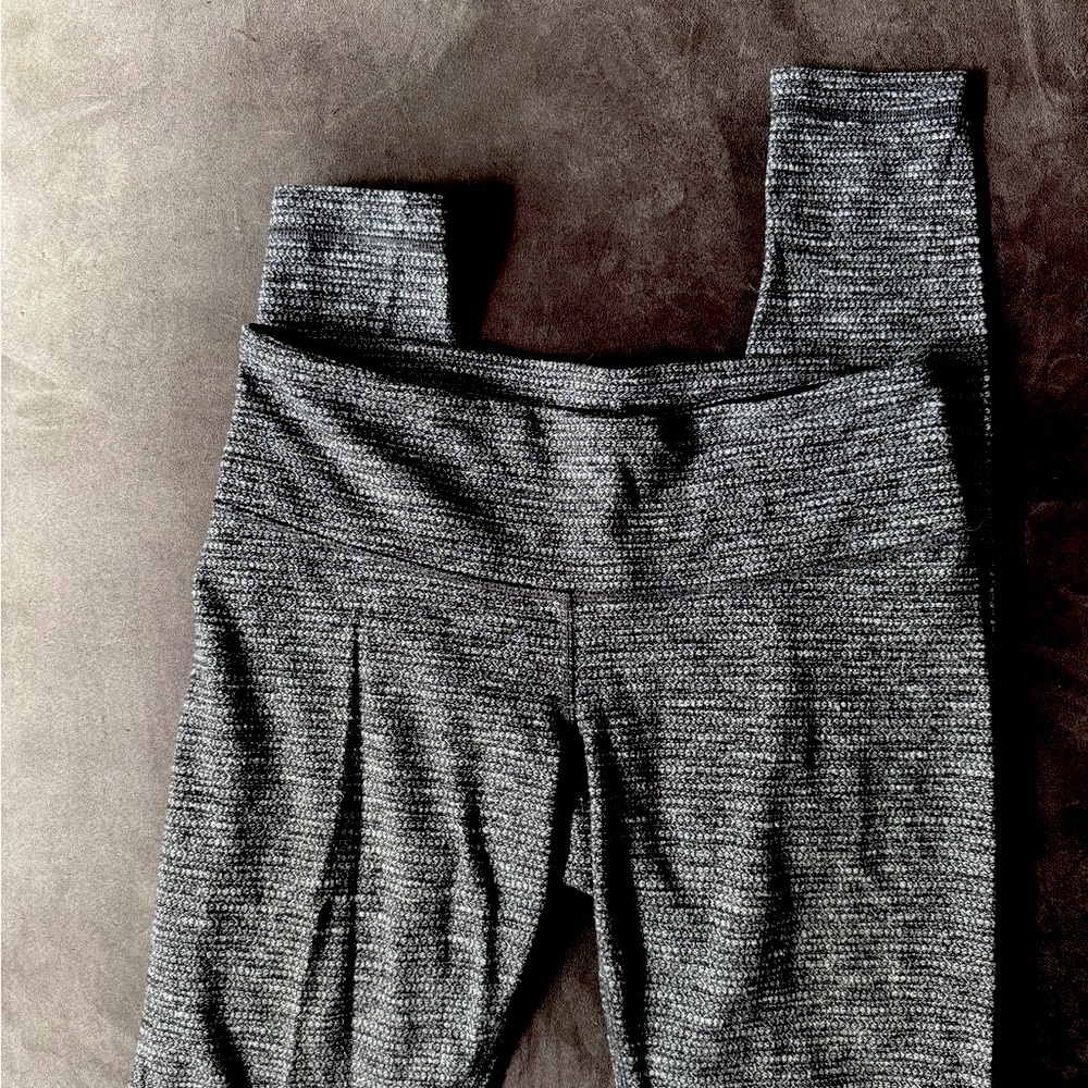 lululemon athletica black and white speckled women’s leggings